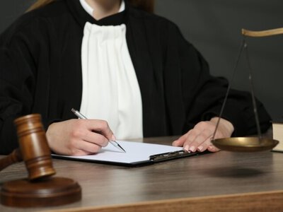 Вища рада правосуддя звільнила суддю з Миколаївщини через вживання алкоголю на робочому місці