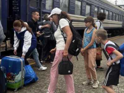 Родину з двома дітьми евакуювали з прифронтового Запоріжжя на Закарпаття (ФОТО)