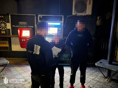 Нацгвардієць із спільником планували заробляти на незаконному переправленні чоловіків до Словаччини