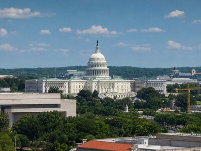 США і Китай знизять мита на імпорт товарів на $30 млрд кожна — The Hill