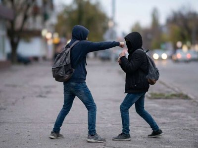 Зламав щелепу за образу матері в месенджері: на Дніпропетровщині конфлікт підлітків дійшов до суду