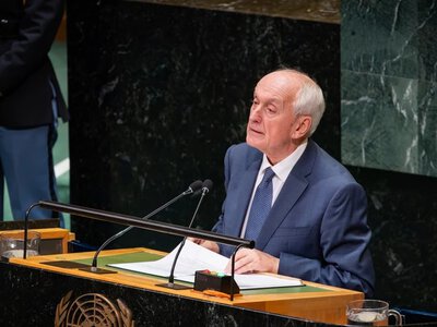 Президент Угорщини закликає цивілізований світ підтримувати Україну