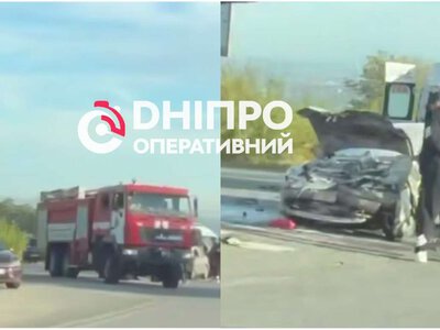 Смертельна ДТП поблизу Дніпра: 60-річного водія затиснуло в понівеченому авто