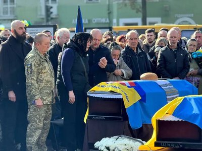 На вічний спочинок у Рівному провели трьох полеглих Захисників України