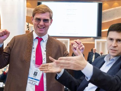 Підсанкційний олігарх Тимур Турлов очолив FIDE й при чому тут радник Зеленського Подоляк