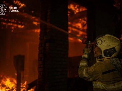 У Києві через ворожу атаку загинув чоловік: у Солом’янському районі горіла СТО