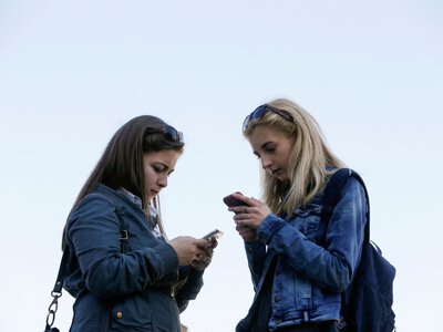 Мобільний зв’язок на Львівщині готують до блекаутів: станції мають працювати 72 години