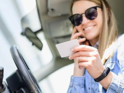 Стануть недійсними автоматично: українців за кордоном попередили про нове правило щодо прав 