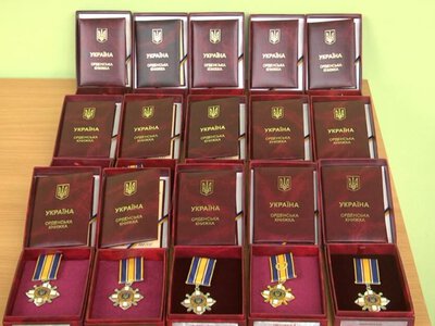 Родинам 15 полеглих захисників з Сумщини вручили державні нагороди