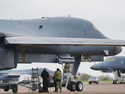 Біля авіабази США у Великій Британії стався серйозний інцидент: є затримані