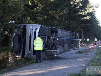 На півдні Німеччини перекинувся туристичний автобус: двоє загиблих, щонайменше 26 постраждалих