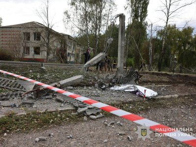Двоє загиблих, серед них — неповнолітня, та п’ятеро поранених: поліція документує наслідки авіаудару по Сумах + Фото