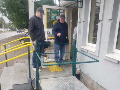 У селищі на Рівненщині перевірили аптеки на безбар’єрність: що виявили