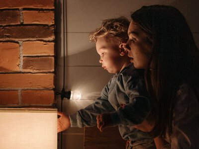 Відключення світла в Кам’янському: де 28 вересня електроенергії не буде майже весь день