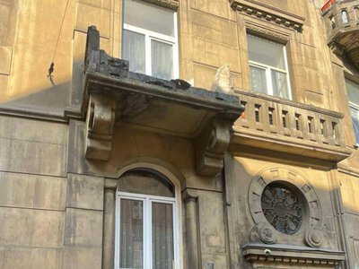 У Львові обвалився балкон: власника неодноразово попереджали про небезпеку