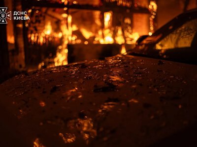 Дронова атака на Київ: у Солом'янському районі загинула людина, загорілись будівлі (відео)