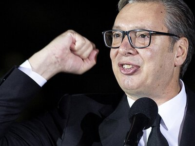 Вучич змінює крісло, але не владу: президент Сербії подав у відставку