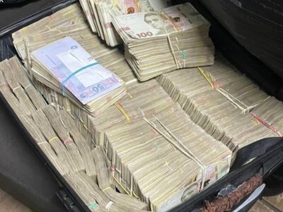 Шість квартир, два авто і 225 тисяч від батька: що вказала суддя в декларації