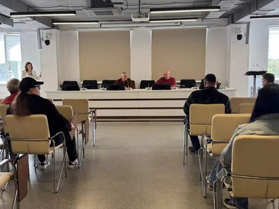 Журналістів вигнали за двері: як «Довіряй ділам» продовжує масштабну чистку депутатів
