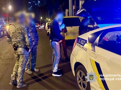 В Одесі сталася ДТП за участю 5 автомобілів: травмовані поліцейські та військові