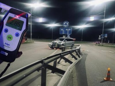 Водій напідпитку врізався у відбійник у Рівному
