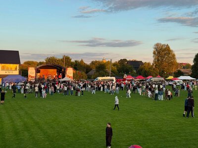 В Отинії під час благодійного фестивалю зібрали 423 тисячі гривень для військових громади