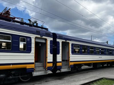 Через російські атаки кілька поїздів на Полтавщині затримуються в дороз