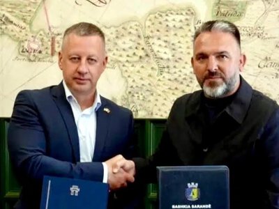 Рівне та албанська Саранда стали містами-партнерами: підписали угоду та призначать офіційного представника