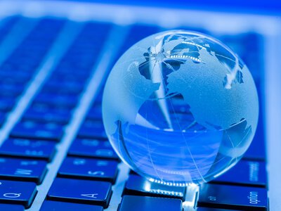 Чи залишиться Україна без Інтернету через удари по дата-центрах: відповідь експерта