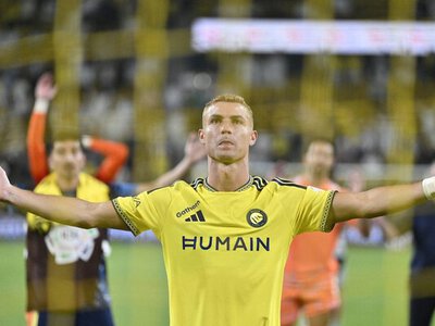 Педикюр Роналду: чому легендарний футболіст фарбує нігті на ногах лаком