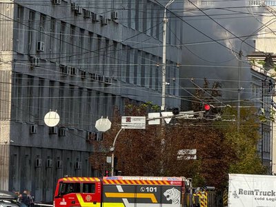 Ворог вдарив дроном по будівлі НАН у Києві: Зеленський відреагував на обстріл