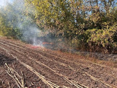 У Полтавському районі впали уламки російського БпЛА: виникла пожежа
