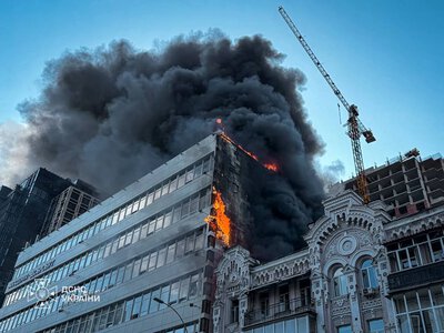 Будуть іти далі, якщо їх не зупинити тут - Зеленський показав нові кадри з Києва після удару росіян по медзакладу