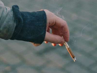 В Україні різко зріс нелегальний ринок сигарет: частка сягнула 21,6%