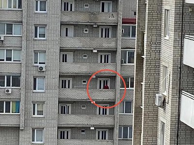 На Миколаївщині поліцейські розшукали підлітка на балконі 10-поверхового будинку після прощального повідомлення