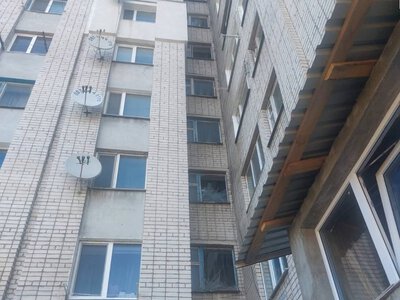 Наслідки нічної атаки: у Житомирі обстежують квартири та фіксують пошкодження