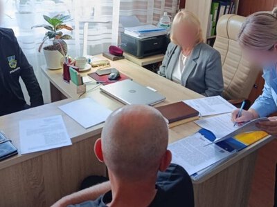 На Одещині посадовицю та інженера запідозрили у розтраті мільйона