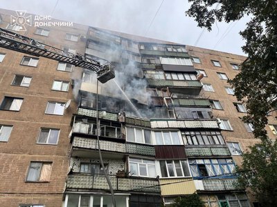 Обстріл Слов’янська: горіли квартири, балкони та будинок (фото)