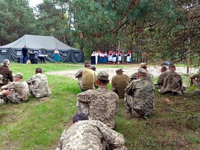 “Ноти підтримки”: творчий десант із Немовицької громади відвідав українських захисників