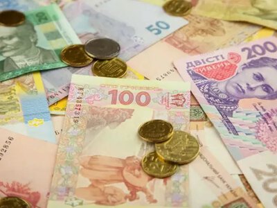 Повернути паперові гривні: на сайті Кабміну з’явилася нова петиція 