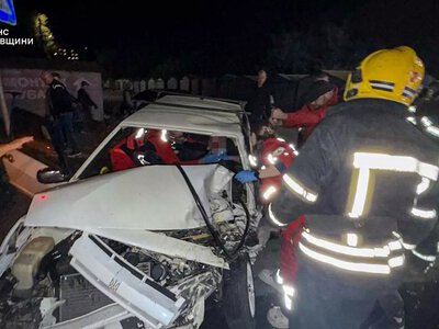 ДТП у Білій Церкві: рятувальники деблокували постраждалого з легковика