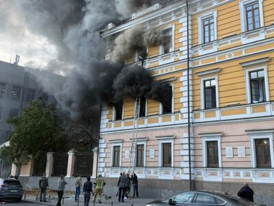 Рф вдарила по будівлі НАН в центрі Києва, а Кабмін зберіг пільгові ціни на газ. Головне за день...