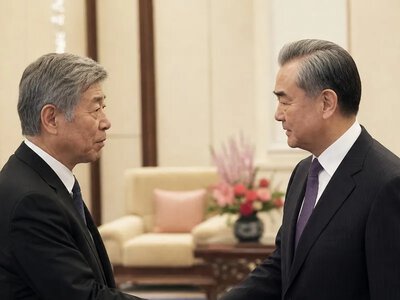 Глава МЗС Китаю Ван Ї закликав нормалізувати відносини з Японією — The Japan Times