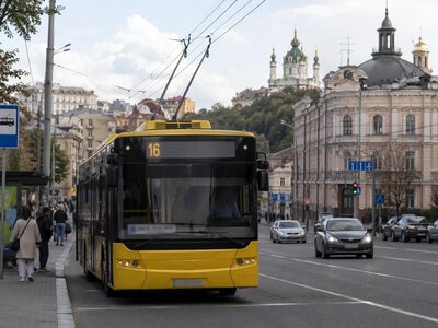 Атака РФ у Києві спричинила перебої в роботі транспорту