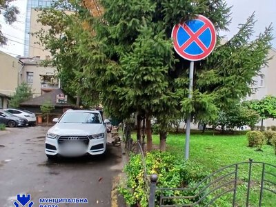 У Рівному за тиждень інспектори з паркування винесли понад 650 постанов