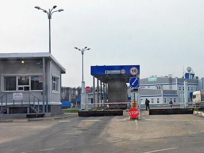 Дрони атакували міжнародний пункт пропуску на кордоні Росії та Білорусі