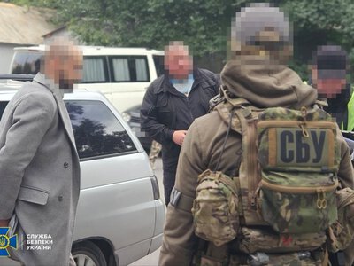 У Вінниці чиновники за гроші оформлювали іноземцям посвідки через фіктивне працевлаштування
