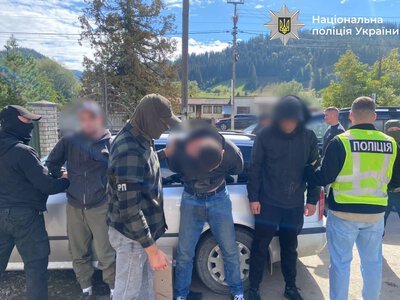 Хотів переправити чоловіка через гори: на Прикарпатті затримали 23-річного організатора