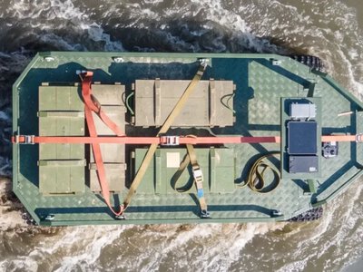 Українські військові вперше провели логістичну місію на НРК-амфібії