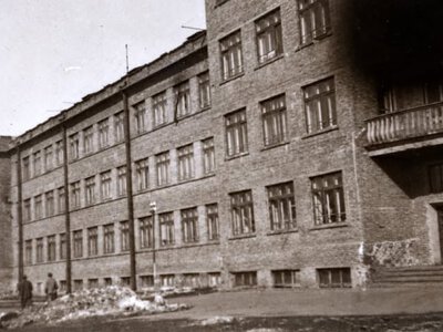 Вінницькі краєзнавці відшукали рідкісні світлини педагогічного університету часів Другої світової війни